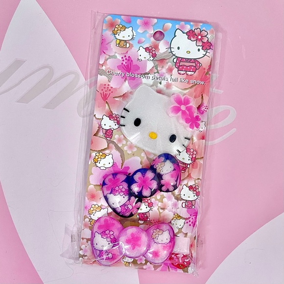 SOLD Hello Kitty Hair Accessories - Picture 1 of 2